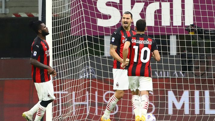 Zlatan Ibrahimovic (attaccante AC Milan) esulta per il suo gol su rigore in Milan-Roma 3-3 (Serie A 2020-2021) | AC Milan News (Getty Images) 