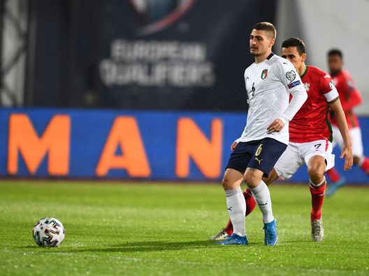 SOFIA, BULGARIA - MARCH 28: Marco Verratti of Itlay competes for the ball with Georgi Kostadinov of Bulgaria during the FIFA World Cup 2022 Qatar qualifying match between Bulgaria and Italy on March 28, 2021 in Sofia, Bulgaria. (Photo by Claudio Villa/Getty Images) SOFIA, BULGARIA - MARCH 28: Marco Verratti of Itlay competes for the ball with Georgi Kostadinov of Bulgaria during the FIFA World Cup 2022 Qatar qualifying match between Bulgaria and Italy on March 28, 2021 in Sofia, Bulgaria. (Photo by Claudio Villa/Getty Images)