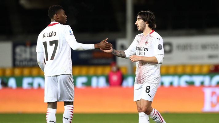 Sandro Tonali e Ante Rebic durante Benevento-Milan (Getty Images) 