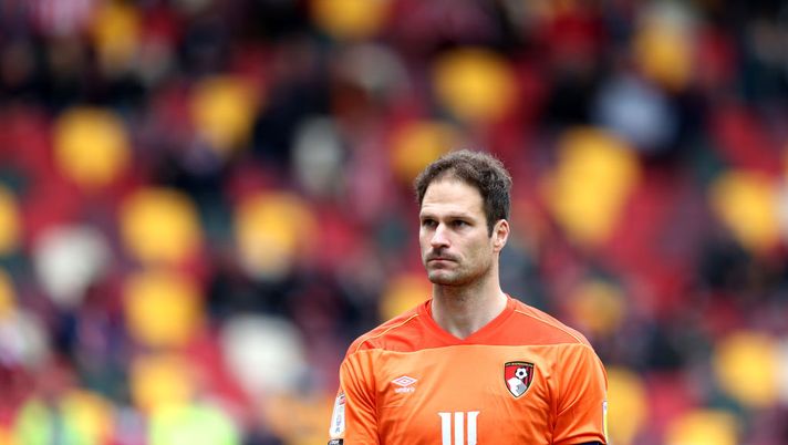 BRENTFORD, ENGLAND - MAY 22: Asmir Begovic of Bournemouth during the Sky Bet Championship Play-off Semi Final 2nd Leg match between Brentford and AFC Bournemouth at Brentford Community Stadium on May 22, 2021 in Brentford, England. A limited number of fans will be allowed into the stadium as Coronavirus restrictions begin to ease in the UK. (Photo by Alex Pantling/Getty Images) BRENTFORD, ENGLAND - MAY 22: Asmir Begovic of Bournemouth during the Sky Bet Championship Play-off Semi Final 2nd Leg match between Brentford and AFC Bournemouth at Brentford Community Stadium on May 22, 2021 in Brentford, England. A limited number of fans will be allowed into the stadium as Coronavirus restrictions begin to ease in the UK. (Photo by Alex Pantling/Getty Images)