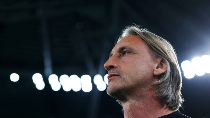 TURIN, ITALY - SEPTEMBER 11: Davide Nicola, Head Coach of Salernitana looks on prior to the Serie A match between Juventus and Salernitana at on September 11, 2022 in Turin, Italy. (Photo by Jonathan Moscrop/Getty Images) Nicola: “Inter la più completa e forte della Serie A, il Napoli fa un gran calcio” - immagine 1