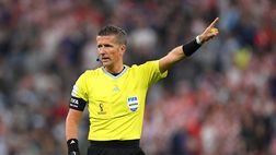 Orsato criticato per il rigore in Argentina-Croazia: da Neville a Keane tutti contro l’arbitro