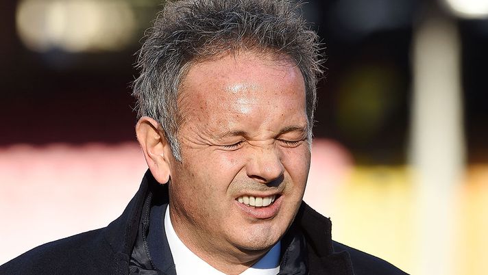 NAPLES, ITALY - DECEMBER 18: Torino's coach Sinisa MIhajlovic looks on during the Serie A match between SSC Napoli and FC Torino at Stadio San Paolo on December 18, 2016 in Naples, Italy. (Photo by Francesco Pecoraro/Getty Images) NAPLES, ITALY - DECEMBER 18: Torino's coach Sinisa MIhajlovic looks on during the Serie A match between SSC Napoli and FC Torino at Stadio San Paolo on December 18, 2016 in Naples, Italy. (Photo by Francesco Pecoraro/Getty Images)