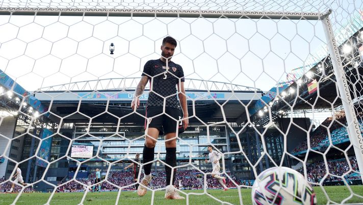 COPENHAGEN, DENMARK - JUNE 28: Duje Caleta-Car of Croatia looks dejected after the Spain third goal scored by Ferran Torres during the UEFA Euro 2020 Championship Round of 16 match between Croatia and Spain at Parken Stadium on June 28, 2021 in Copenhagen, Denmark. (Photo by Stuart Franklin/Getty Images) COPENHAGEN, DENMARK - JUNE 28: Duje Caleta-Car of Croatia looks dejected after the Spain third goal scored by Ferran Torres during the UEFA Euro 2020 Championship Round of 16 match between Croatia and Spain at Parken Stadium on June 28, 2021 in Copenhagen, Denmark. (Photo by Stuart Franklin/Getty Images)