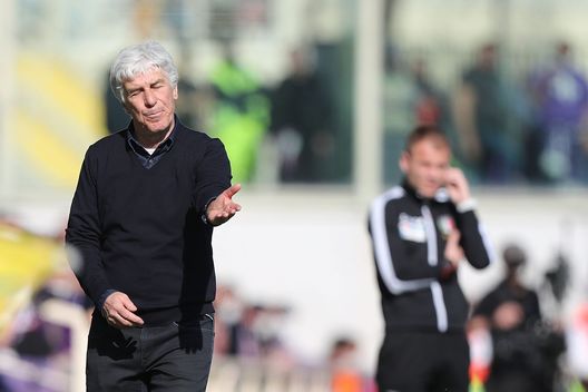 FLORENCE, ITALY - FEBRUARY 20: Gian Piero Gasperini manager of Atalanta BC gestures during the Serie A match between ACF Fiorentina and Atalanta BC at Stadio Artemio Franchi on February 20, 2022 in Florence, Italy. (Photo by Gabriele Maltinti/Getty Images) FLORENCE, ITALY - FEBRUARY 20: Gian Piero Gasperini manager of Atalanta BC gestures during the Serie A match between ACF Fiorentina and Atalanta BC at Stadio Artemio Franchi on February 20, 2022 in Florence, Italy. (Photo by Gabriele Maltinti/Getty Images)
