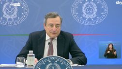 VIDEO Premier Draghi sul Covid-19: “Problemi in Italia? Derivano dai non vaccinati”