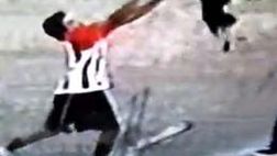VIDEO – Follia in Argentina: giocatore lancia cane in tribuna. Espulso e rincorso…