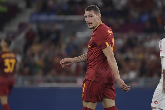 ROME, ITALY - AUGUST 30: AS Roma player Andrea Belotti during the match the Serie A match between AS Roma and AC Monza at Stadio Olimpico on August 30, 2022 in Rome, Italy. (Photo by Luciano Rossi/AS Roma via Getty Images) Graziani: “Non cambierei questa Fiorentina. Attacco? Punterei su Belotti”- immagine 2