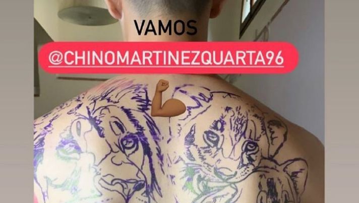 FOTO – Martinez Quarta ci ricasca: la schiena sempre più tatuata FOTO – Martinez Quarta ci ricasca: la schiena sempre più tatuata