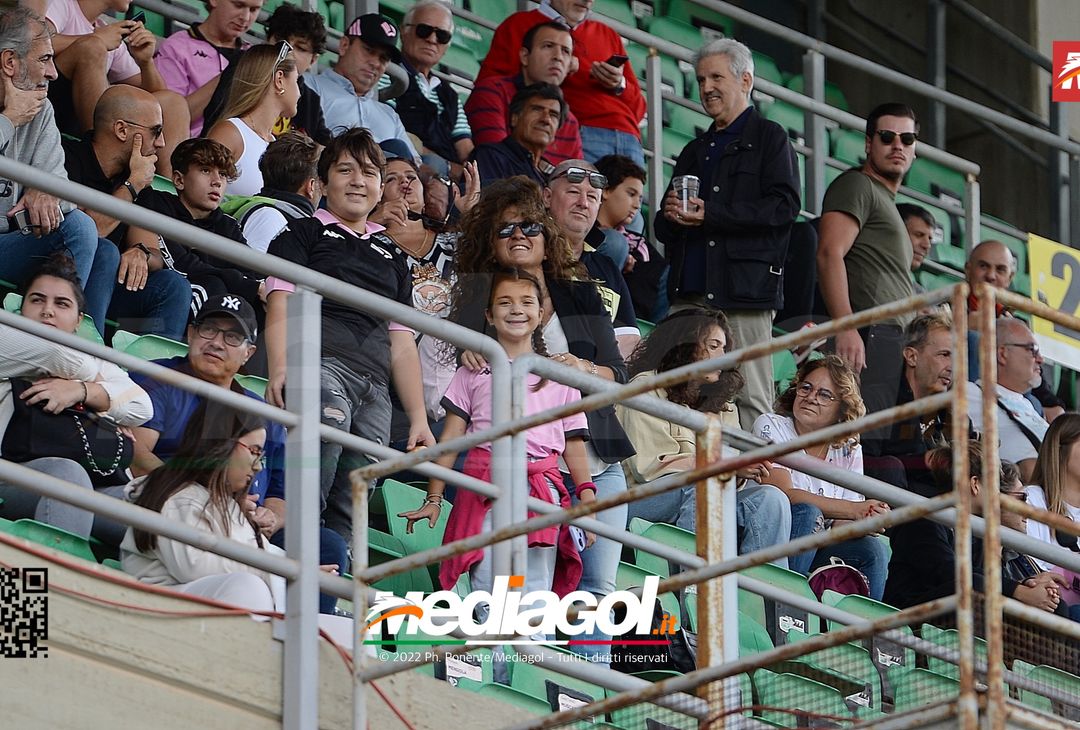 FOTOTIFO Palermo-Pisa 3-3, i tifosi allo Stadio “Renzo Barbera” (Gallery) - immagine 75