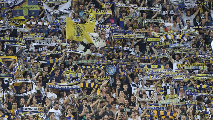 PARMA, ITALY - SEPTEMBER 01:  The Parma Calcio fans show their support before the serie A match between Parma Calcio and Juventus at Stadio Ennio Tardini on September 1, 2018 in Parma, Italy.  (Photo by Marco Luzzani/Getty Images) 