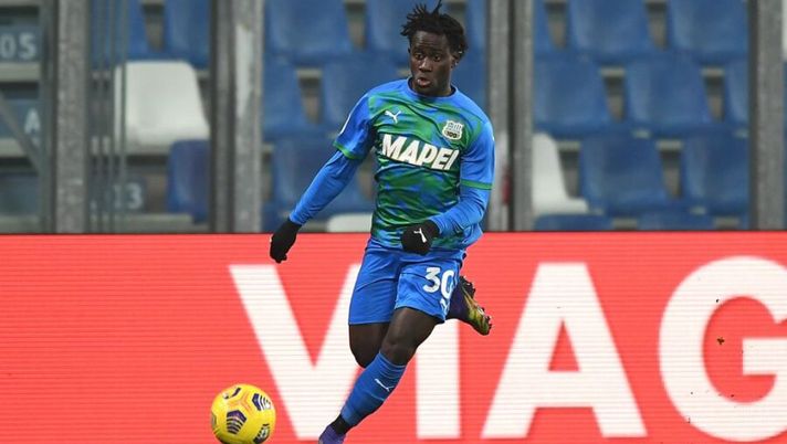 REGGIO NELL'EMILIA, ITALY - JANUARY 14: Briansafo Oddei of US Sassuolo in action during the Coppa Italia match between US Sassuolo and SPAL at Mapei Stadium - Citta' del Tricolore on January 14, 2021 in Reggio nell'Emilia, Italy. Sporting stadiums around Italy remain under strict restrictions due to the Coronavirus Pandemic as Government social distancing laws prohibit fans inside venues resulting in games being played behind closed doors. (Photo by Alessandro Sabattini/Getty Images) Chi pescare «a 1» dal listone: dieci giocatori con la quotazione minima al fantacalcio - immagine 1