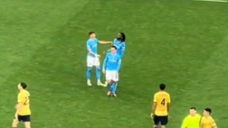 Raspadori e Lindstrom, gesto commovente verso Anguissa al fischio finale