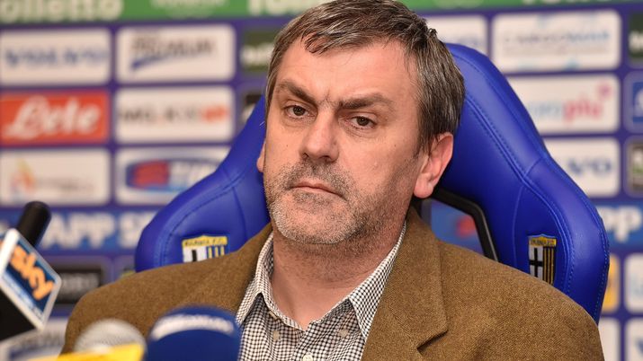 PARMA, ITALY - FEBRUARY 11:  Parma FC president Giampietro Manenti speaks to the media during the Parma FC Press Conference at Stadio Ennio Tardini on February 11, 2015 in Parma, Italy.  (Photo by Valerio Pennicino/Getty Images) 