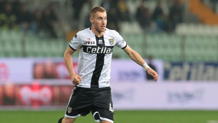PARMA, ITALY - OCTOBER 29: Dejan Kulusevski of Parma Calcio in action during the Serie A match between Parma Calcio and Hellas Verona at Stadio Ennio Tardini on October 29, 2019 in Parma, Italy. (Photo by Emilio Andreoli/Getty Images) Gazzetta: “Kulusevski rischia di non tornare all’Atalanta: la Juve ci ha provato” - immagine 1