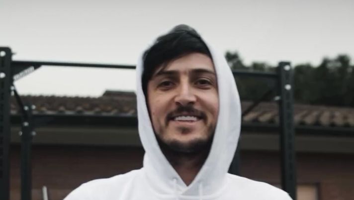 Roma, Azmoun si allena a casa anche nel giorno libero. Dybala: “Che giocatore” – VIDEO Roma, Azmoun si allena a casa anche nel giorno libero. Dybala: “Che giocatore” – VIDEO - immagine 1