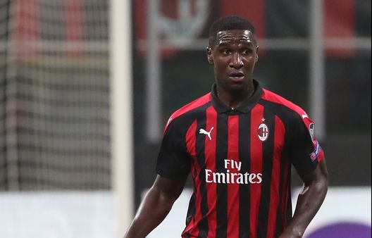 Zapata quando indossava la maglia del Milan Zapata quando indossava la maglia del Milan