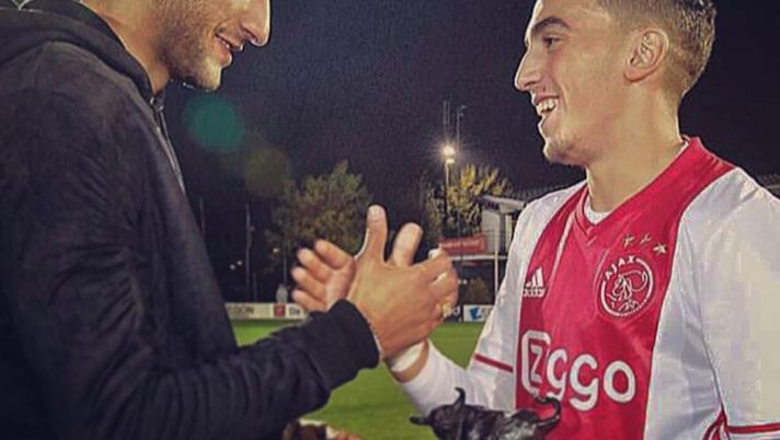 Il giovane Nouri nel 2017 con un altro ajacide, Ziyech Il giovane Nouri nel 2017 con un altro ajacide, Ziyech