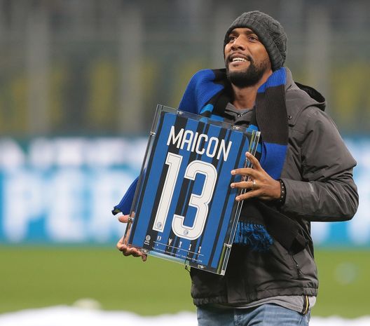 (Photo by Emilio Andreoli/Getty Images) Maicon: “Il Napoli mi piace ma è un passo indietro rispetto all’Inter”- immagine 2