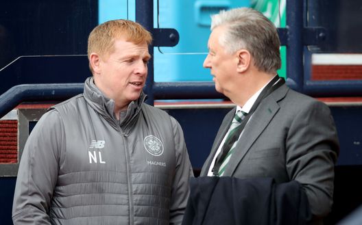 Neil Lennon e Peter Lawwell (Photo by Ian MacNicol/Getty Images) Neil Lennon e Peter Lawwell (Photo by Ian MacNicol/Getty Images)