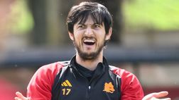 Trigoria, Azmoun scherza con i social della Roma: “Admin, ti bloccherò”