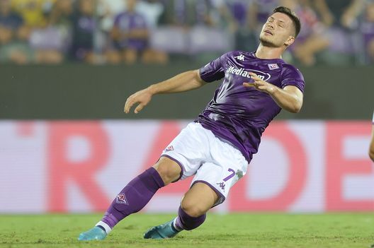 FLORENCE, ITALY - SEPTEMBER 08: Luka Jovic of ACF Fiorentina shows hid dejection during the UEFA Europa Conference League group A match between ACF Fiorentina and Rīgas Futbola skola at Stadio Artemio Franchi on September 8, 2022 in Florence, Italy (Photo by Gabriele Maltinti/Getty Images) Jovic