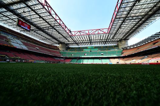 Lo stadio di San Siro prima di Milan-Atalanta 2-0 (Serie A 2021-2022) | AC Milan News (Getty Images) AC Milan stadio San Siro Milan-Atalanta 2-0 Serie A 2021-2022