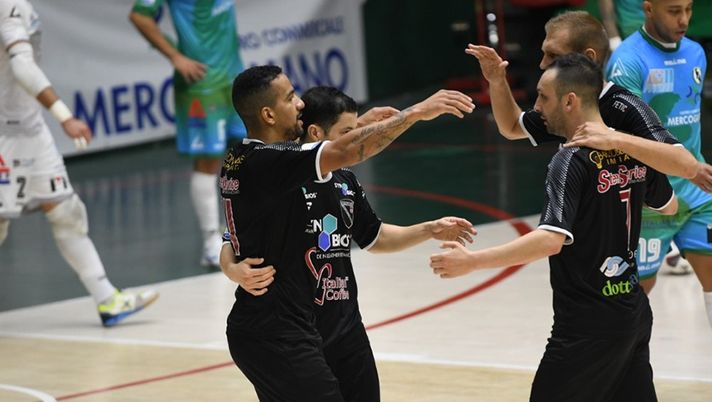 Inarrestabili! Syn-Bios Petrarca alla sesta vittoria di fila, espugnato Avellino Inarrestabili! Syn-Bios Petrarca alla sesta vittoria di fila, espugnato Avellino - immagine 1