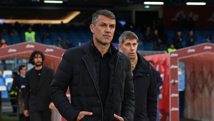 NAPLES, ITALY - APRIL 02: Paolo Maldini of AC Milan arrives before the Serie A match between SSC Napoli and AC Milan at Stadio Diego Armando Maradona on April 02, 2023 in Naples, Italy. (Photo by Claudio Villa/AC Milan via Getty Images) Lite Maldini-Spalletti, svelato il labiale: “Hai vinto che c***o vuoi!” - immagine 1