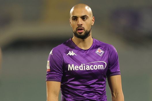 FLORENCE, ITALY - FEBRUARY 01: Sofyan Amrabat of ACF Fiorentina looks on during the Coppa Italia Quarter Final matcy between Fiorentina and Torino at Stadio Artemio Franchi on February 1, 2023 in Florence, Italy. (Photo by Gabriele Maltinti/Getty Images) Amrabat