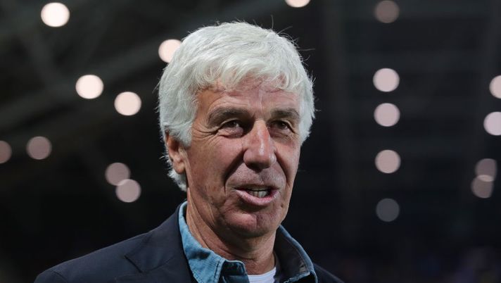 BERGAMO, ITALY - OCTOBER 15: Gian Piero Gasperini, Head Coach of Atalanta BC looks on prior to the Serie A match between Atalanta BC and US Sassuolo at Gewiss Stadium on October 15, 2022 in Bergamo, Italy. (Photo by Emilio Andreoli/Getty Images) Gasperini: “Futuro, chiariamo gli obiettivi e vedremo! Koopmeiners e difficoltà se con la società…” - immagine 1