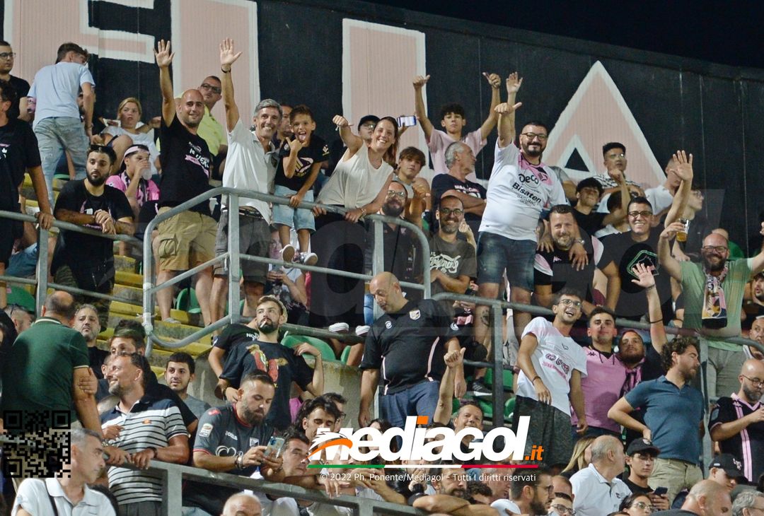 FOTOTIFO, Palermo-Ascoli 2-3: i tifosi allo stadio “Renzo Barbera” (Gallery) - immagine 5