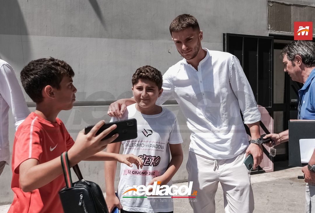 FOTO Palermo, Pierozzi e Devetak al Barbera per le firme (La Gallery) - immagine 8