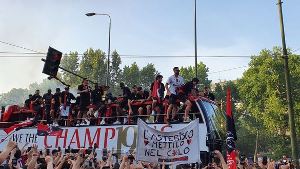 Il derby del pullman, Bastoni: “Dura da digerire la festa Scudetto del Milan…”- immagine 2