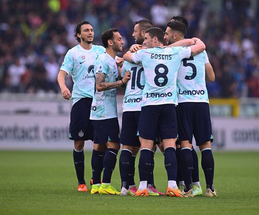 TURIN, ITALY - JUNE 03: Marcelo Brozovic of FC Internazionale celebrates with team-mates after scoring the team's first goal during the Serie A match between Torino FC and FC Internazionale at Stadio Olimpico di Torino on June 03, 2023 in Turin, Italy. (Photo by Mattia Ozbot - Inter/Inter via Getty Images)