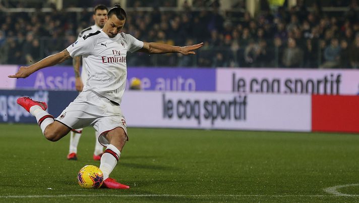 FLORENCE, ITALY - FEBRUARY 22: Zlatan Ibrahimovic of ACF Fiorentina in action during the Serie A match between ACF Fiorentina and  AC Milan at Stadio Artemio Franchi on February 22, 2020 in Florence, Italy.  (Photo by Gabriele Maltinti/Getty Images) 
