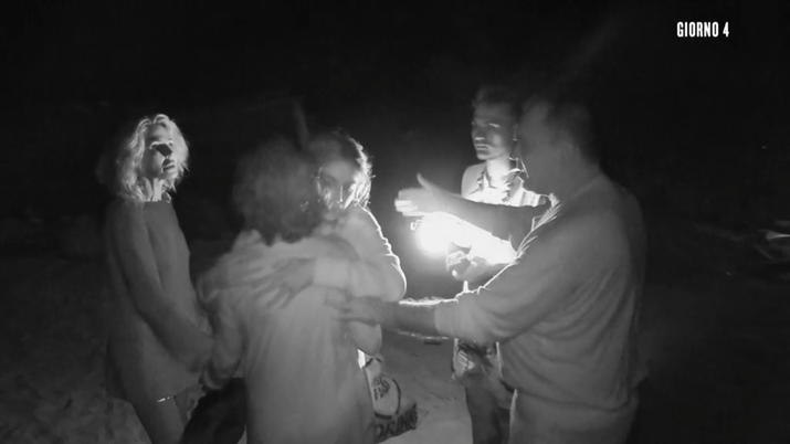 “Sei una pescivendola” e scoppia la polemica a L’Isola dei Famosi! - immagine 1