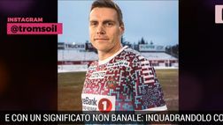 VIDEO / QR code e grafici a barre: le maglie “nerd” che denunciano le ingiustizie