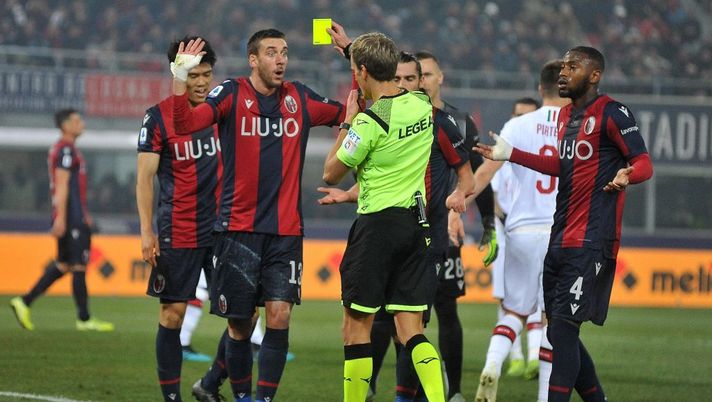 BOLOGNA, ITALY - DECEMBER 08: Mattia Bani of Bologna FC reacts after a yellow card for committing a foul into the penalty area during the Serie A match between Bologna FC and AC Milan at Stadio Renato Dall'Ara on December 08, 2019 in Bologna, Italy. (Photo by Mario Carlini / Iguana Press/Getty Images) BOLOGNA, ITALY - DECEMBER 08: Mattia Bani of Bologna FC reacts after a yellow card for committing a foul into the penalty area during the Serie A match between Bologna FC and AC Milan at Stadio Renato Dall'Ara on December 08, 2019 in Bologna, Italy. (Photo by Mario Carlini / Iguana Press/Getty Images)