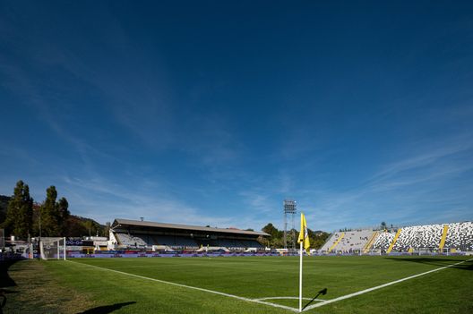 LA SPEZIA, ITALY - OCTOBER 30: A general view of the stadium prior to kick-off in the Serie A match between Spezia Calcio and ACF Fiorentina at Stadio Alberto Picco on October 30, 2022 in La Spezia, Italy. (Photo by Simone Arveda/Getty Images) “Picco” gremito: oltre 10 mila sugli spalti, settore ospiti esaurito- immagine 2