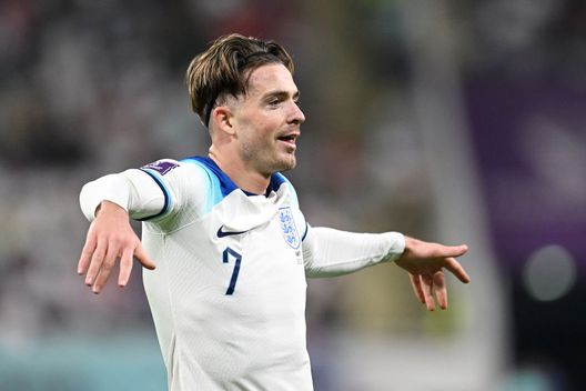 DOHA, QATAR - NOVEMBER 21: Jack Grealish of England celebrates after scoring their team's sixth goal during the FIFA World Cup Qatar 2022 Group B match between England and IR Iran at Khalifa International Stadium on November 21, 2022 in Doha, Qatar. (Photo by Matthias Hangst/Getty Images) Grealish, promessa mantenuta: un bambino disabile gli aveva chiesto di dedicargli un gol - immagine 1