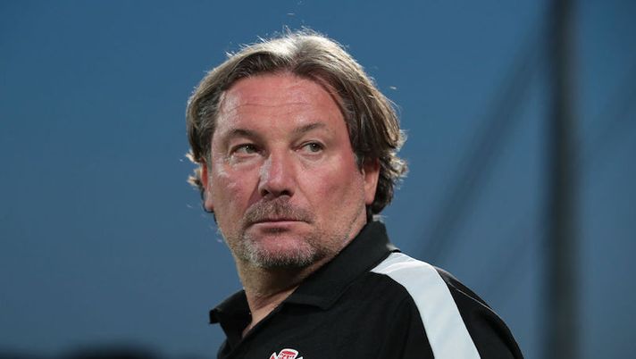 MONZA, ITALY - AUGUST 13: AC Monza head coach Giovanni Stroppa looks on during the Serie A match between AC Monza and Torino FC at Stadio Brianteo on August 13, 2022 in Monza, Italy. (Photo by Emilio Andreoli/Getty Images) Stroppa: “Non mi sento in bilico. Cragno ha reagito bene, Sensi, Petagna e Pessina…” - immagine 1