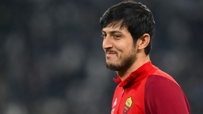 Roma, Azmoun non torna ancora in Italia. Mourinho: “Esonerato dopo due finali” - immagine 1