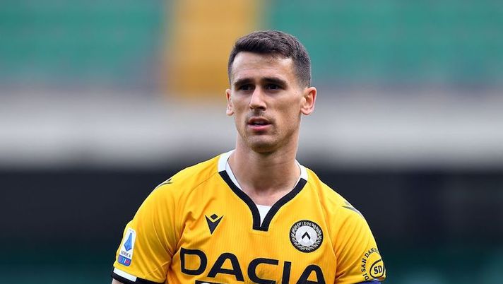 VERONA, ITALY - SEPTEMBER 27: Kevin Lasagna of Udinese Calcio looks on during the Serie A match between Hellas Verona FC and Udinese Calcio at Stadio Marcantonio Bentegodi on September 27, 2020 in Verona, Italy. (Photo by Alessandro Sabattini/Getty Images) Udinese, la formazione anti-Juve: dalla difesa a Lasagna, Walace in pole - immagine 1