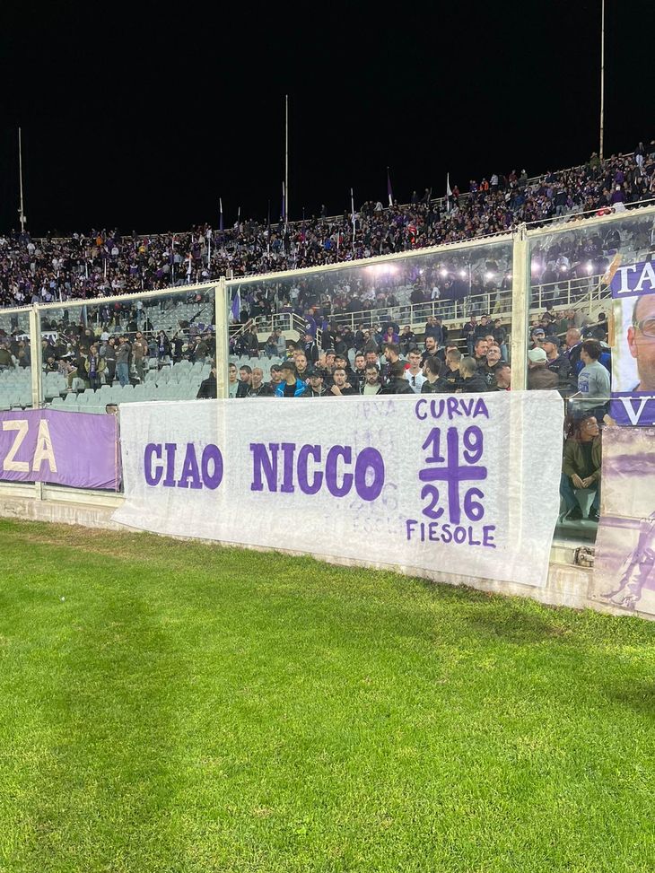 Pontassieve, inaugurata la panchina in ricordo del tifoso viola Niccolò Piattoli- immagine 2