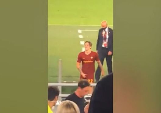 Il gesto di Nicolò Zaniolo alla curva della Lazio Il gesto di Nicolò Zaniolo alla curva della Lazio