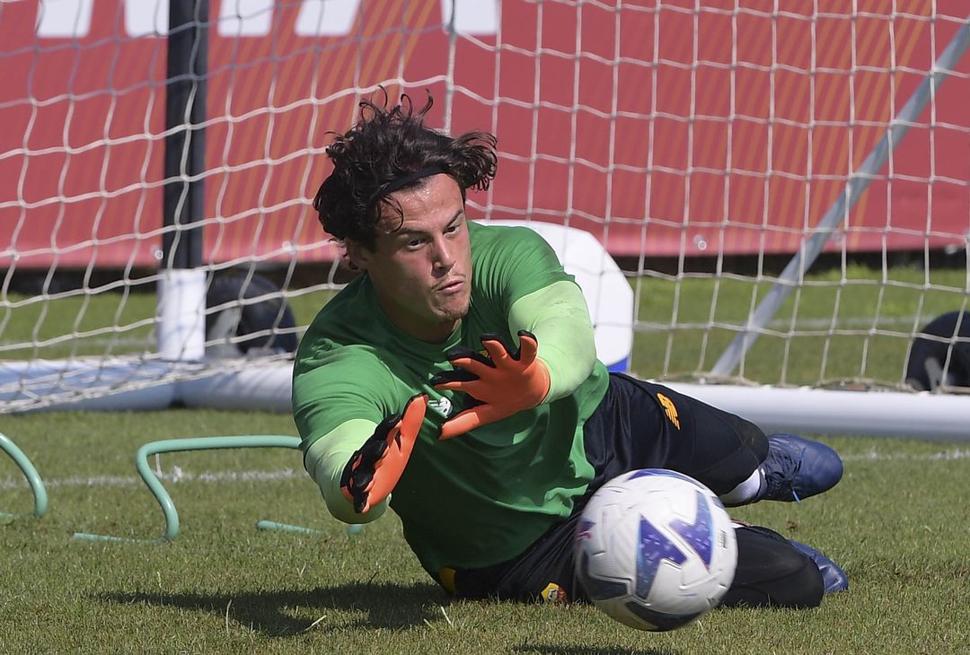 La Roma si allena sotto il sole di Trigoria. Zalewski torna in gruppo – FOTO GALLERY - immagine 11