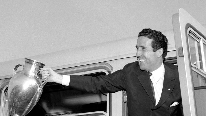 Calzona, il doppio ruolo per un CT in Serie A non è una novità assoluta: i dettagli - immagine 1