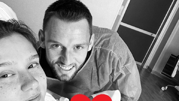 Inter, De Vrij e la sua Doina diventano genitori: è nato Nolan, l’annuncio social - immagine 1