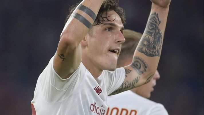 Roma show, Olimpico impazzito: tifo in deliro per Zaniolo e Dybala - immagine 1